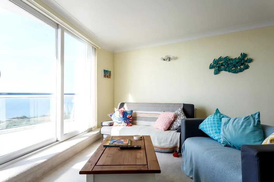 'Coastal Views' Apartment In Southbourne Bournemouth