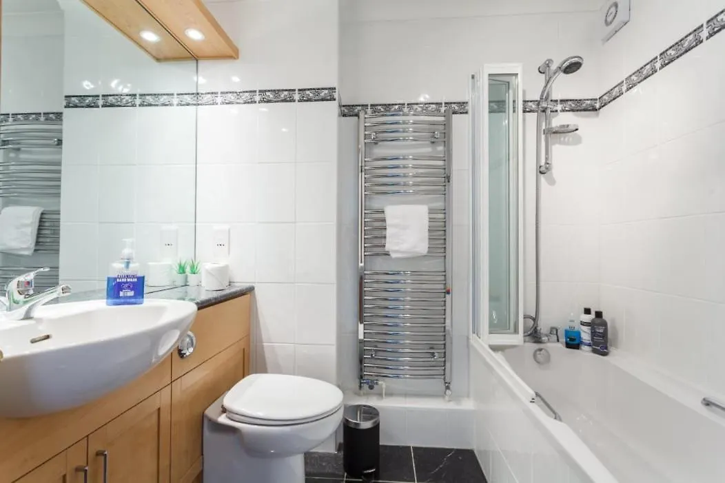 'Coastal Views' Apartment In Southbourne Bournemouth