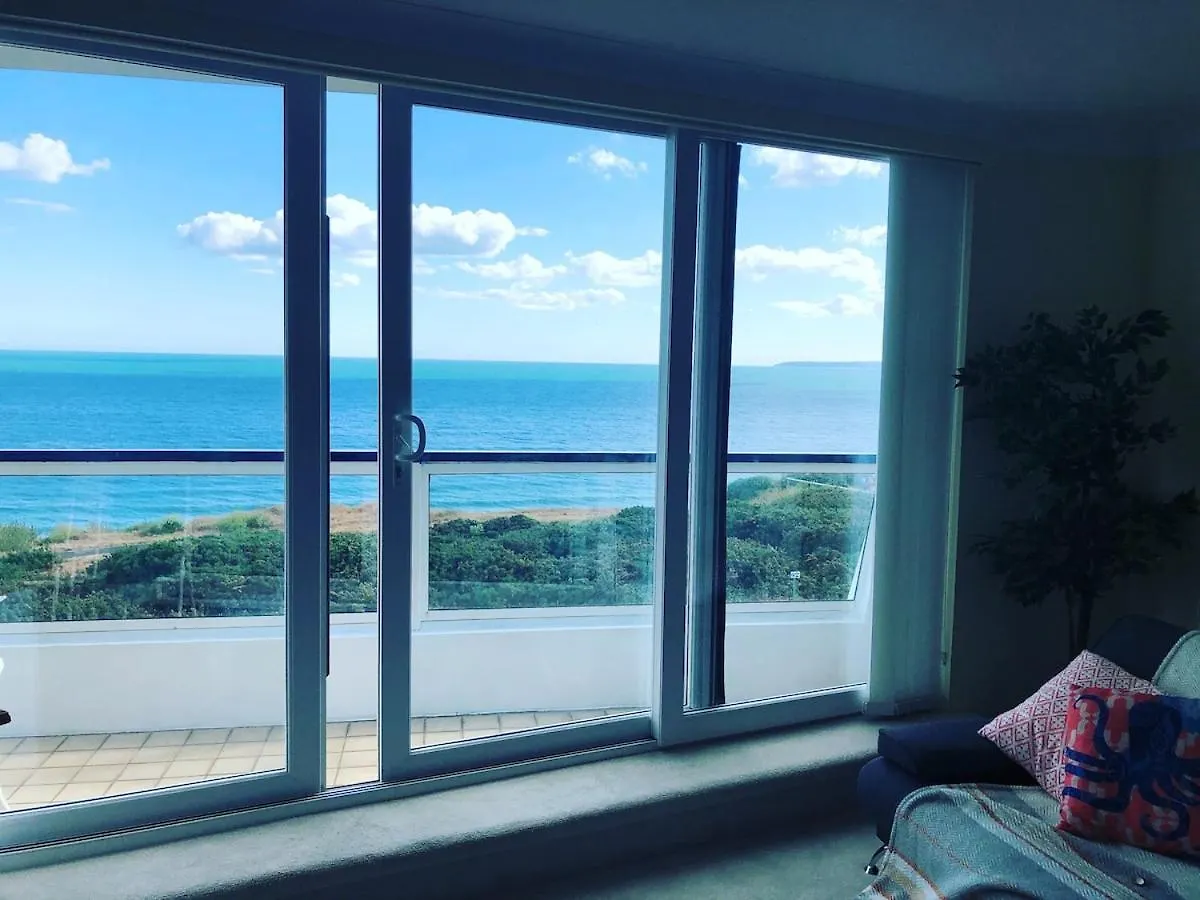 'Coastal Views' Apartment In Southbourne Bournemouth