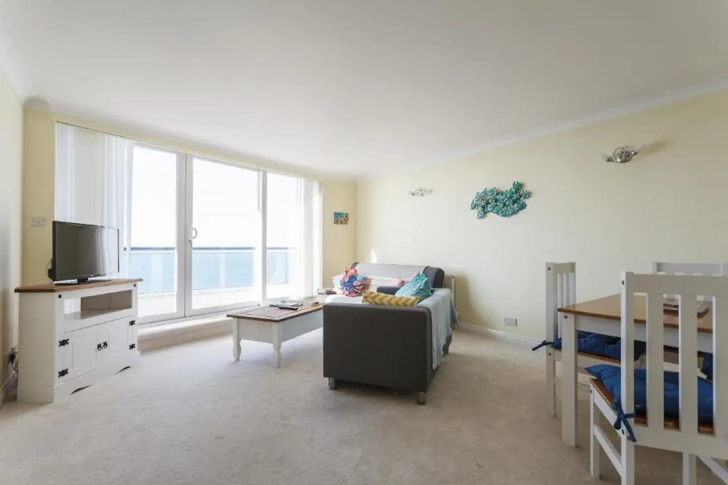 'Coastal Views' Apartment In Southbourne Bournemouth